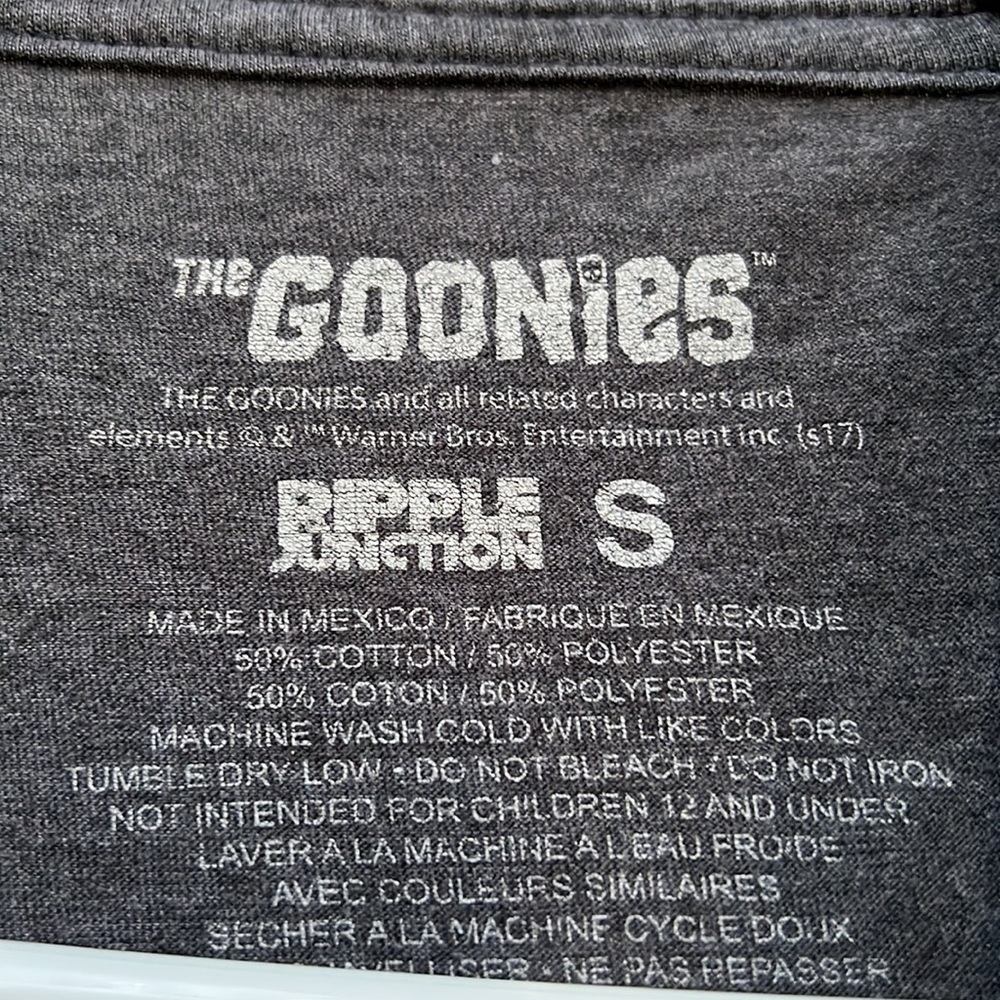 The Goonies mens gray&white short sleeve tee - Picture 4 of 4